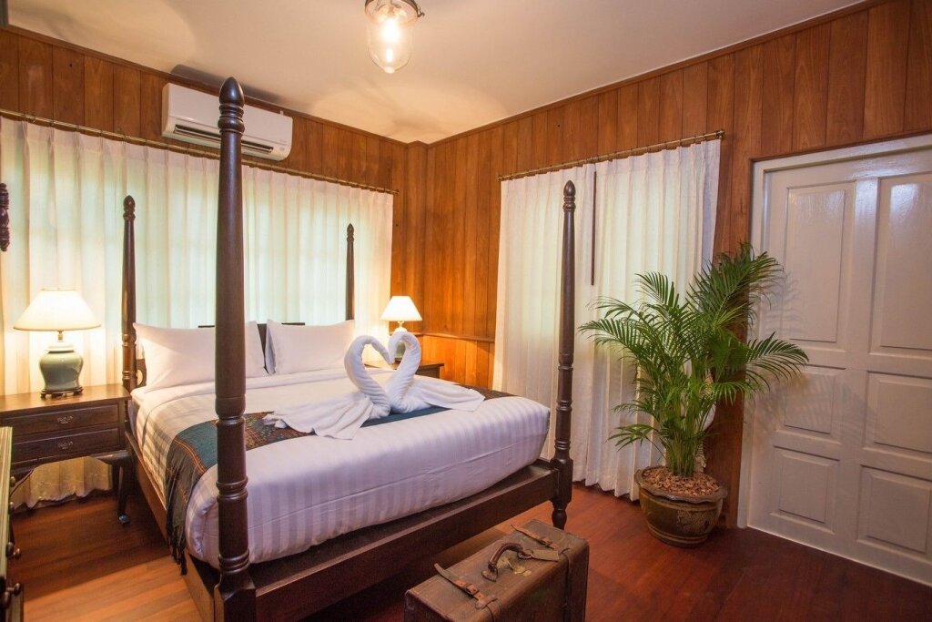 Вилла с 4 комнатами Baan Khun Nang Colonial Residence