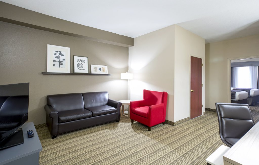 Suite Country Inn & Suites