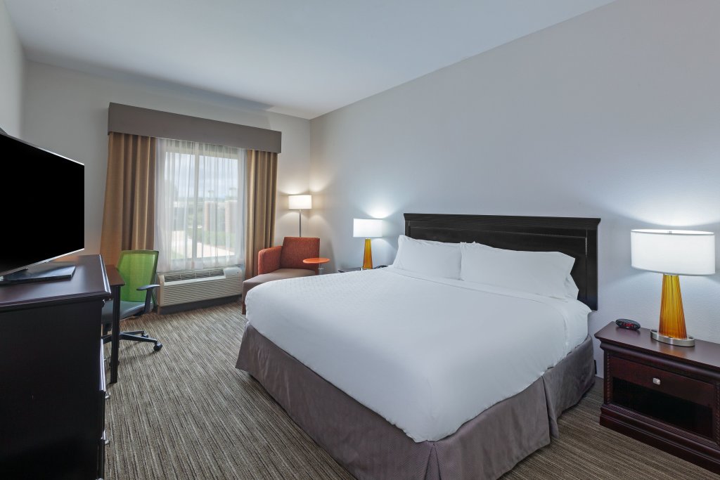Номер Standard Holiday Inn Express Hotel and Suites Shreveport South Park Plaza, an IHG Hotel