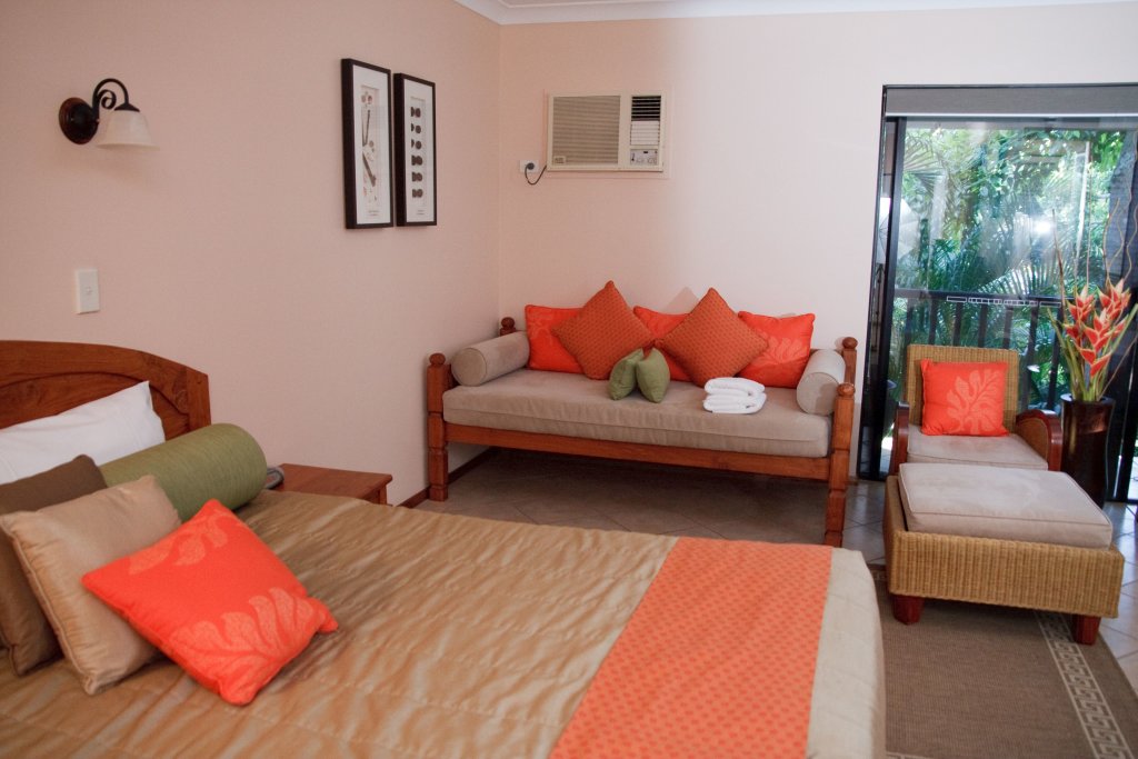 Studio Hibiscus Resort & Spa with Onsite Reception & Check In