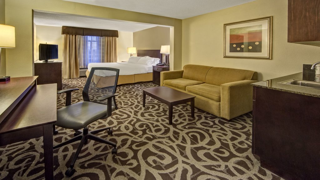 Suite Holiday Inn Express Murfreesboro Central, an IHG Hotel