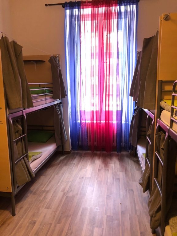 Кровать в общем номере Sokolska Youth Hostel