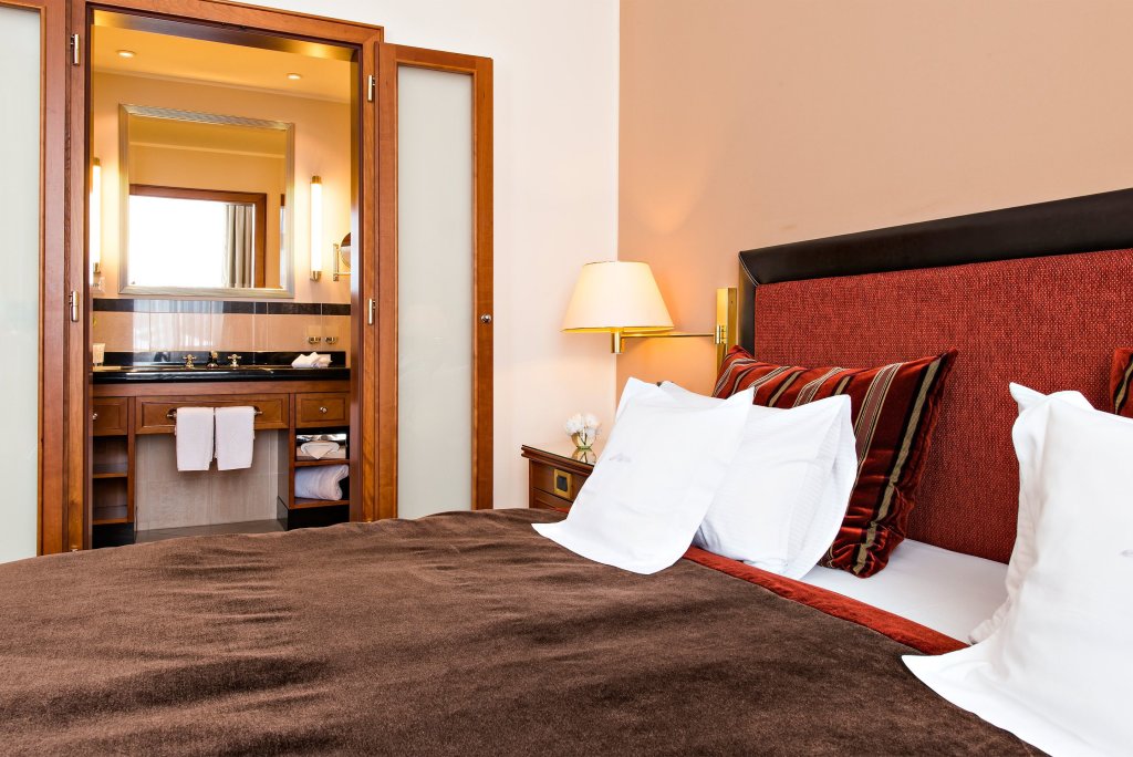 Двухместный номер Superior Grand Hotel des Bains Kempinski