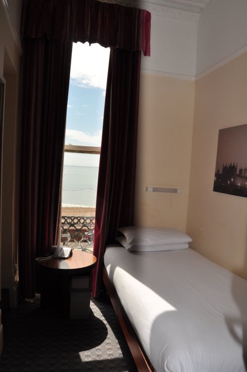 Standard Single room with sea view OYO The Strand Hotel