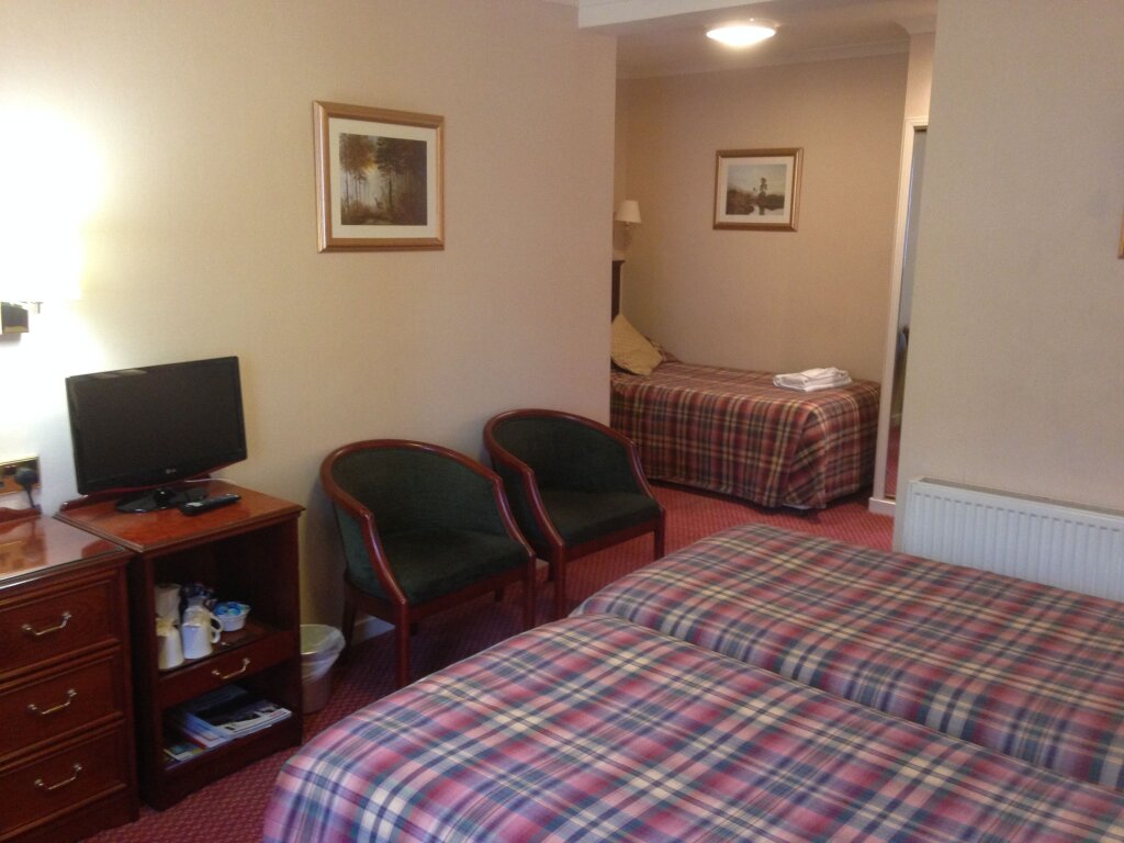 Standard Triple room Alexandra Hotel