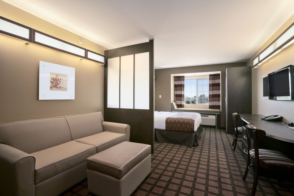 Suite Microtel Inn & Suites by Wyndham Sidney