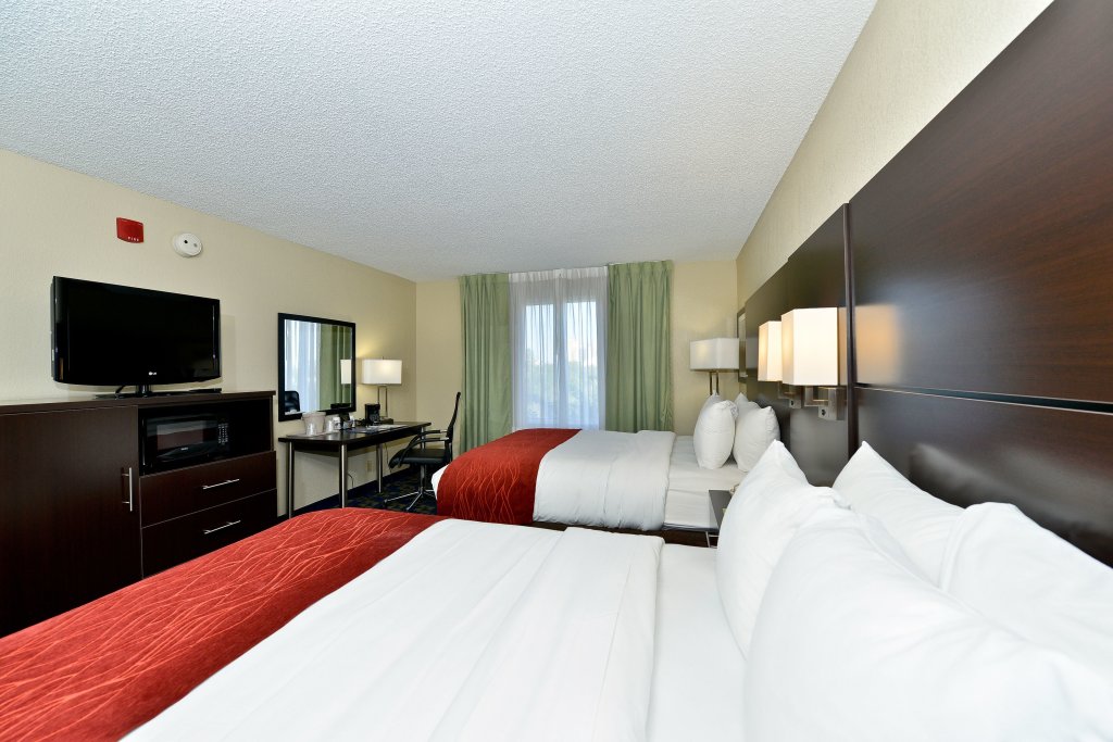 Четырёхместный номер Standard Comfort Inn & Suites Near Universal Orlando Resort-Convention Ctr