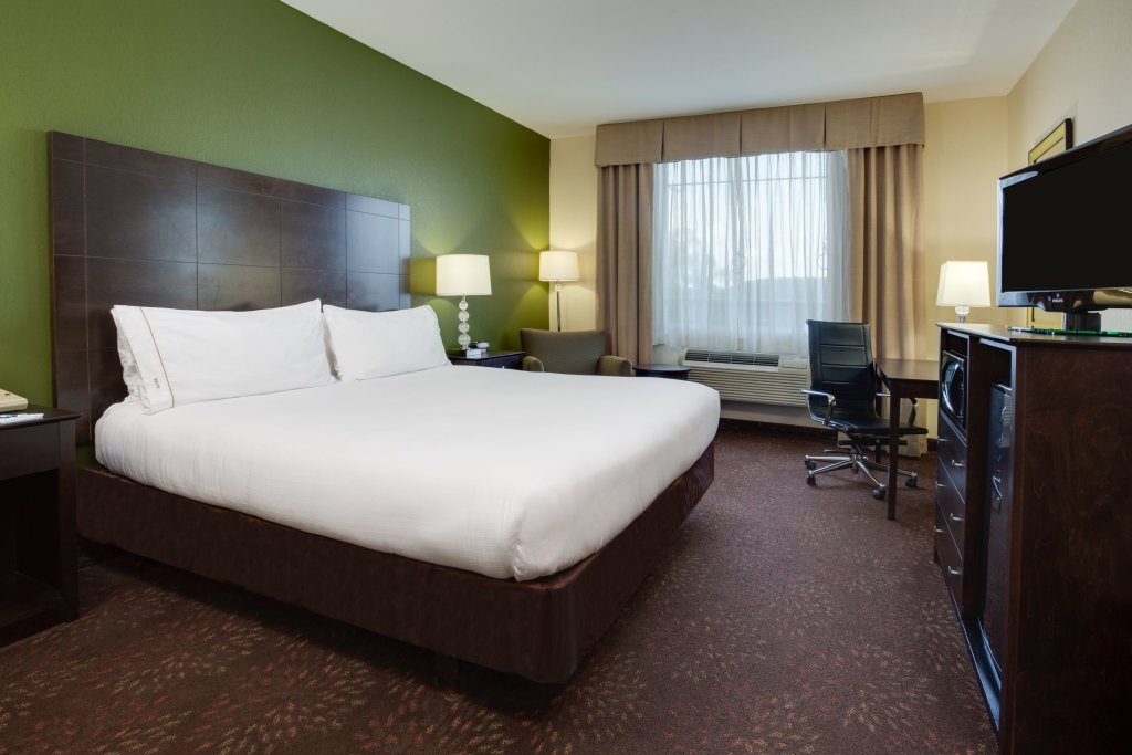 Номер Standard Holiday Inn Express Harvey-Marrero, an IHG Hotel