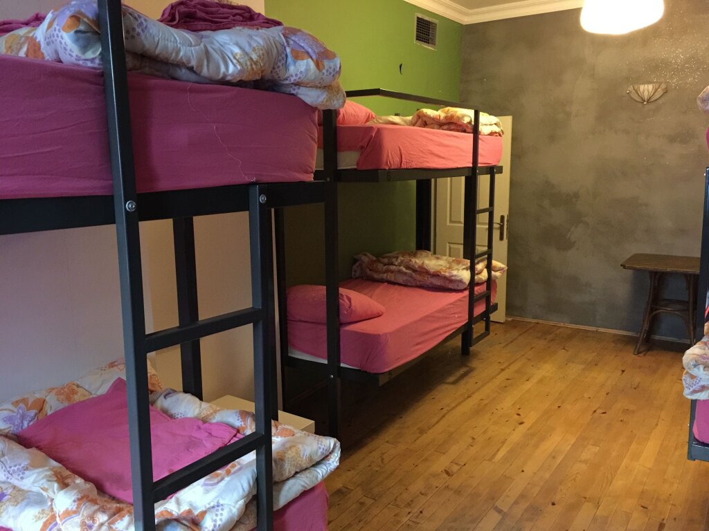 Кровать в общем номере Innjoy Hostel
