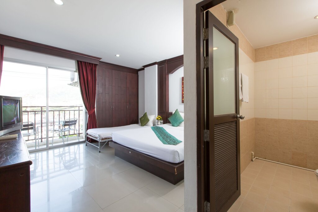 Standard Dreier Zimmer Patong Buri Hotel
