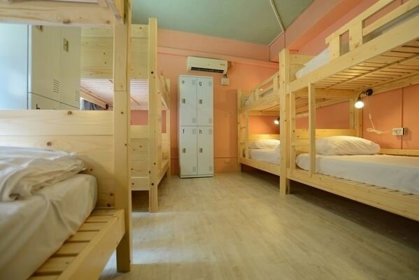 Кровать в общем номере (женский номер) Kali Inn