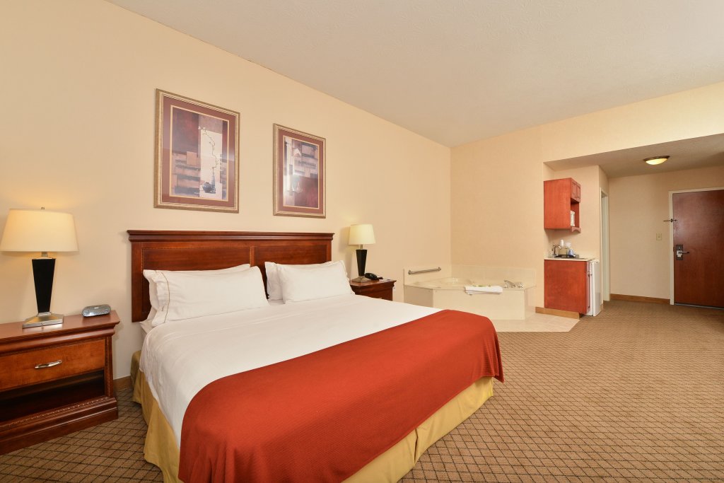 Suite doble Holiday Inn Express Campbellsville, an IHG Hotel