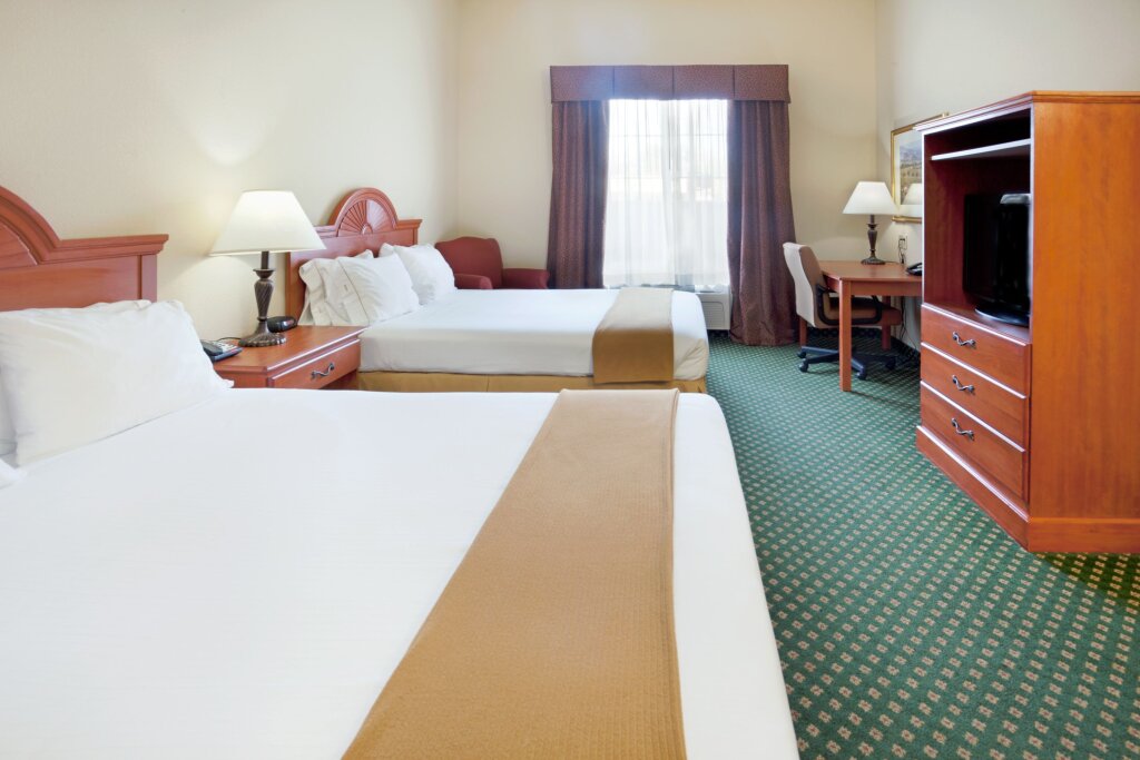 Standard quadruple chambre Holiday Inn Express Windsor Sonoma Wine Country, an IHG Hotel