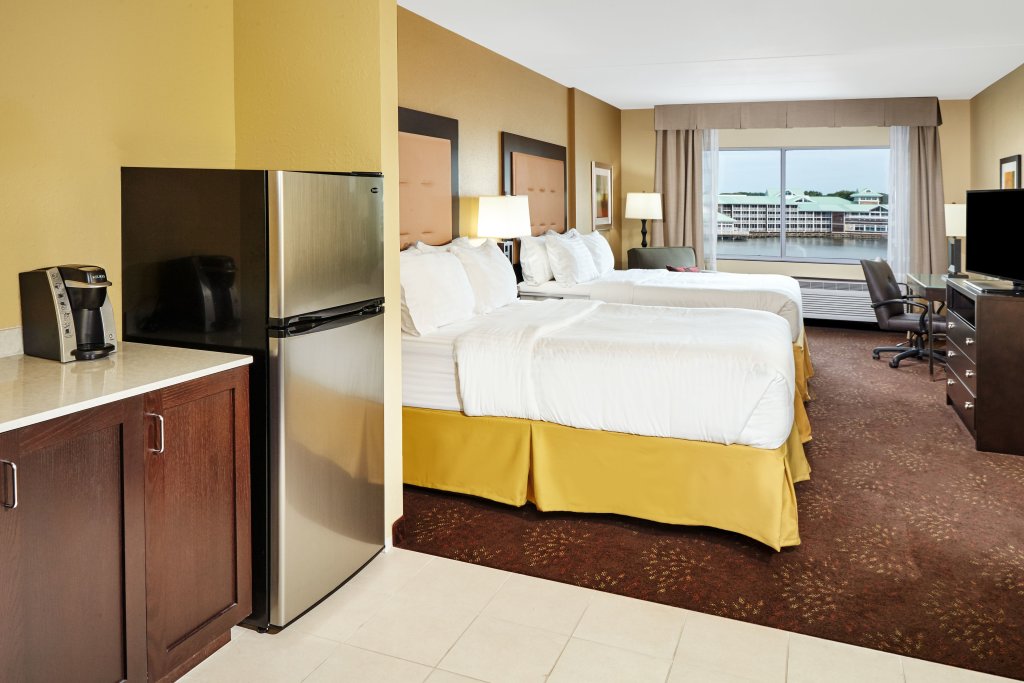 Люкс Holiday Inn Express & Suites Sandusky, an IHG Hotel