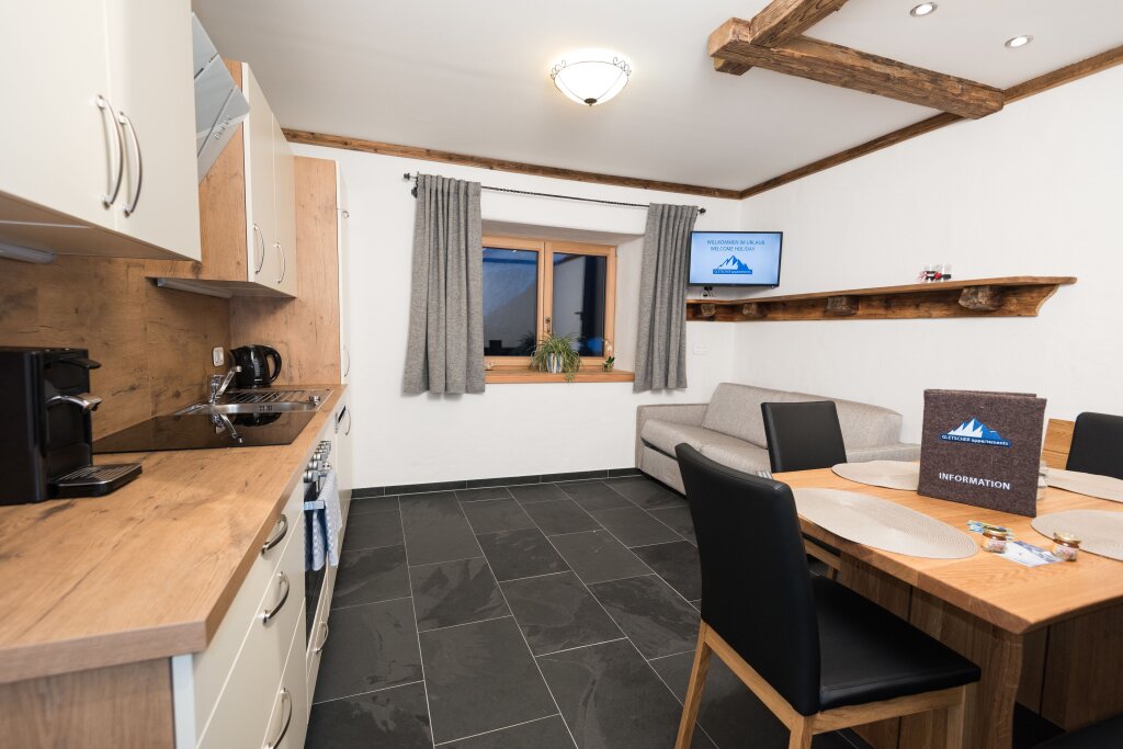 1 Bedroom Apartment with mountain view Gletscher Appartements