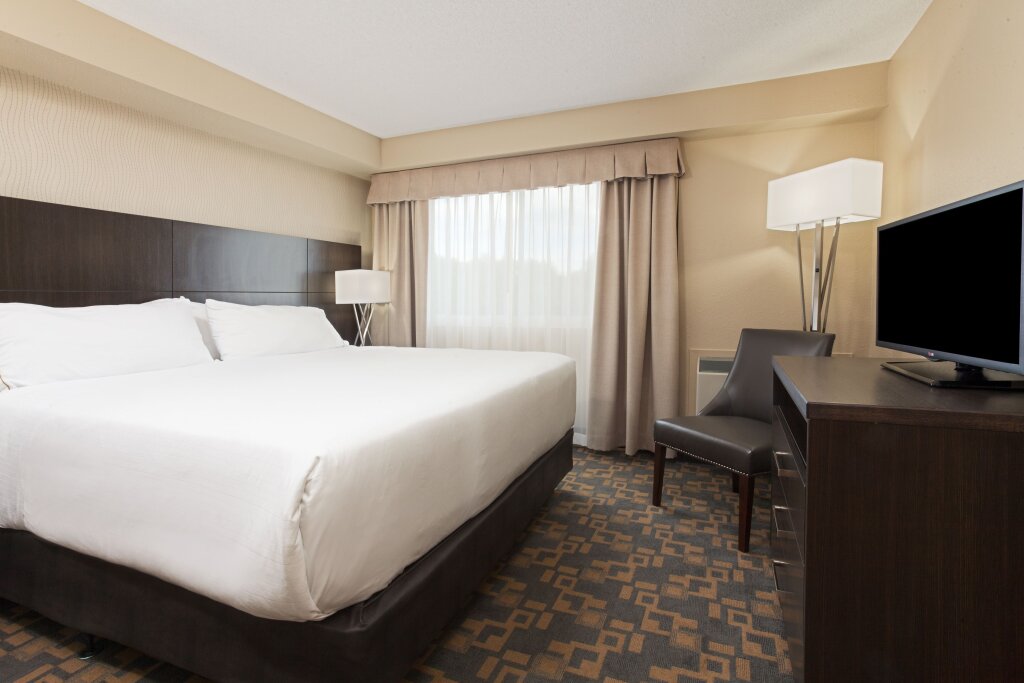 Люкс Holiday Inn Express & Suites Fredericton, an IHG Hotel