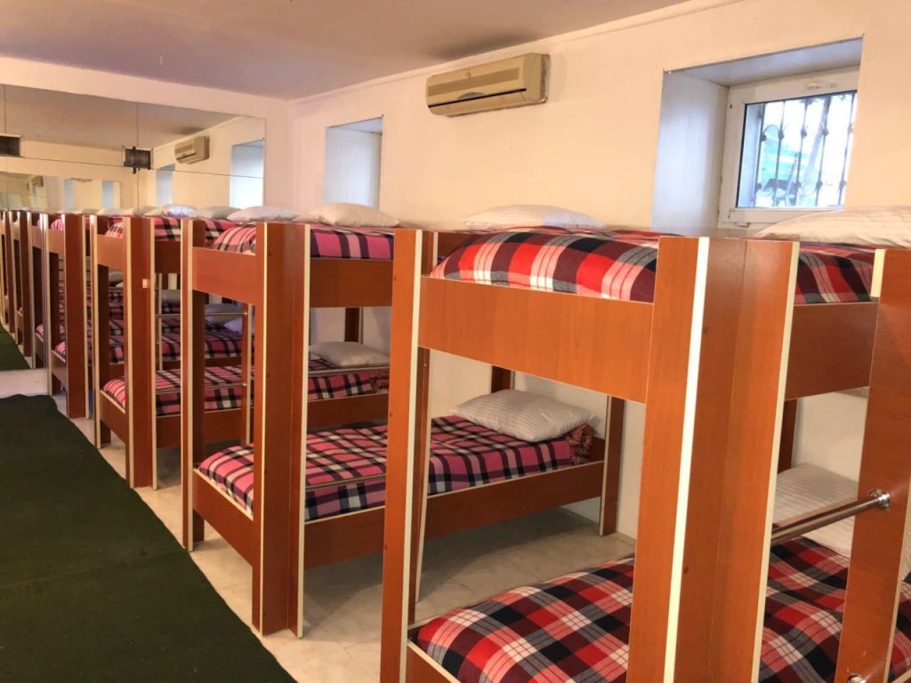 Кровать в общем номере Baku Mint Hostel