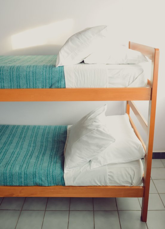 Bett im Wohnheim Hostel Yakush