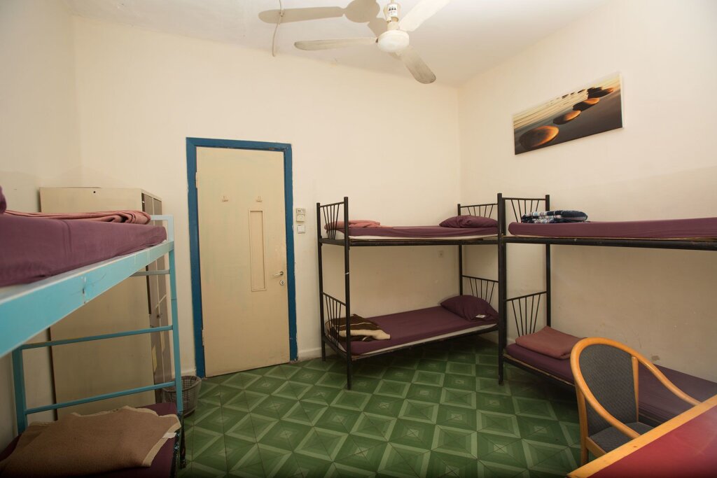 Кровать в общем номере (мужской номер) Sky Hostel