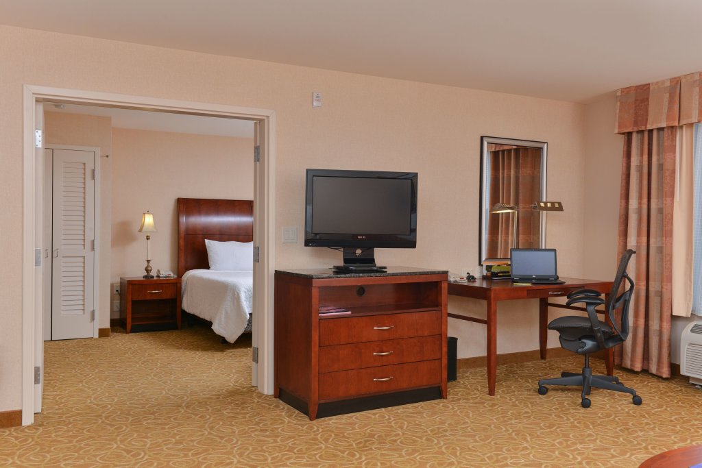 Suite 1 camera da letto Hilton Garden Inn Reno