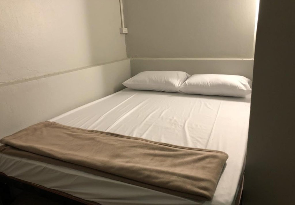 Standard Double room OYO 612 Hansa Hostel