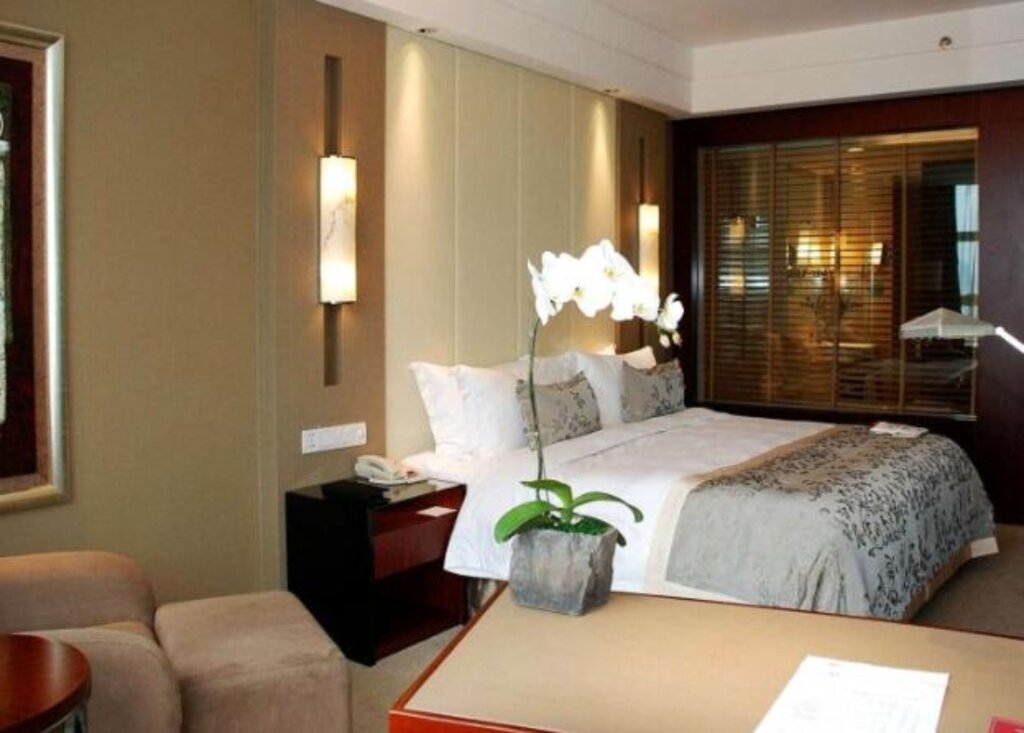 Superior Double room Hangzhou Haiwaihai Crown Hotel