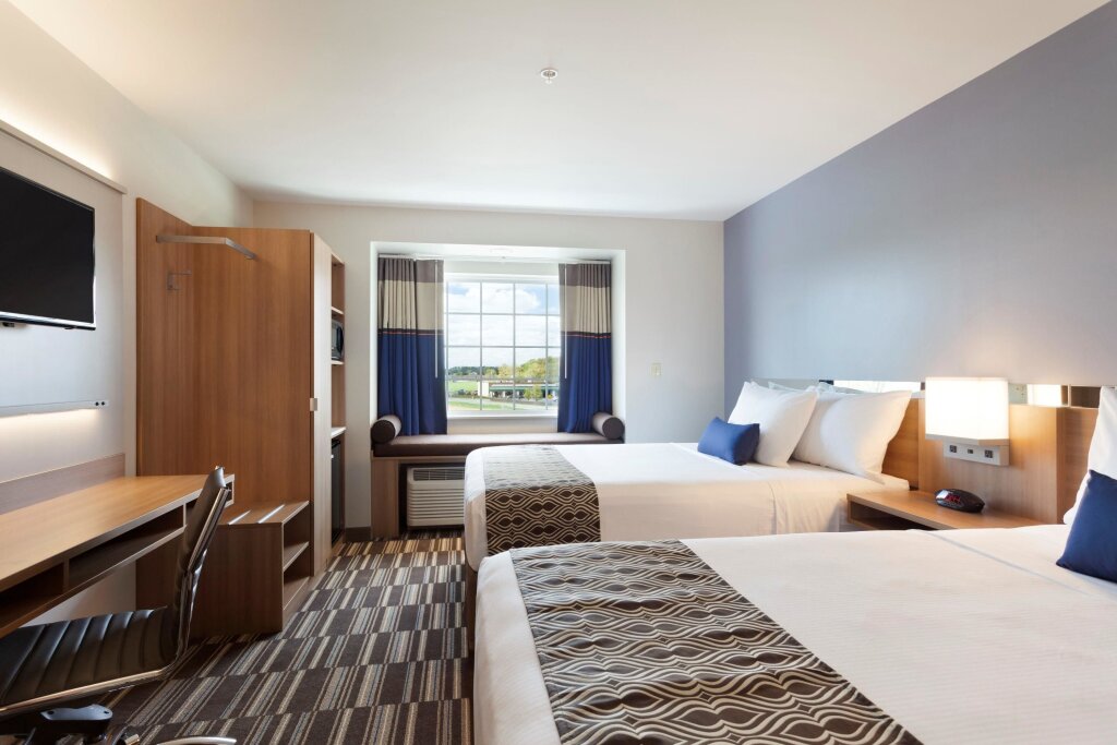 Четырёхместный номер Standard Microtel Inn & Suites by Wyndham Georgetown Delaware Beaches