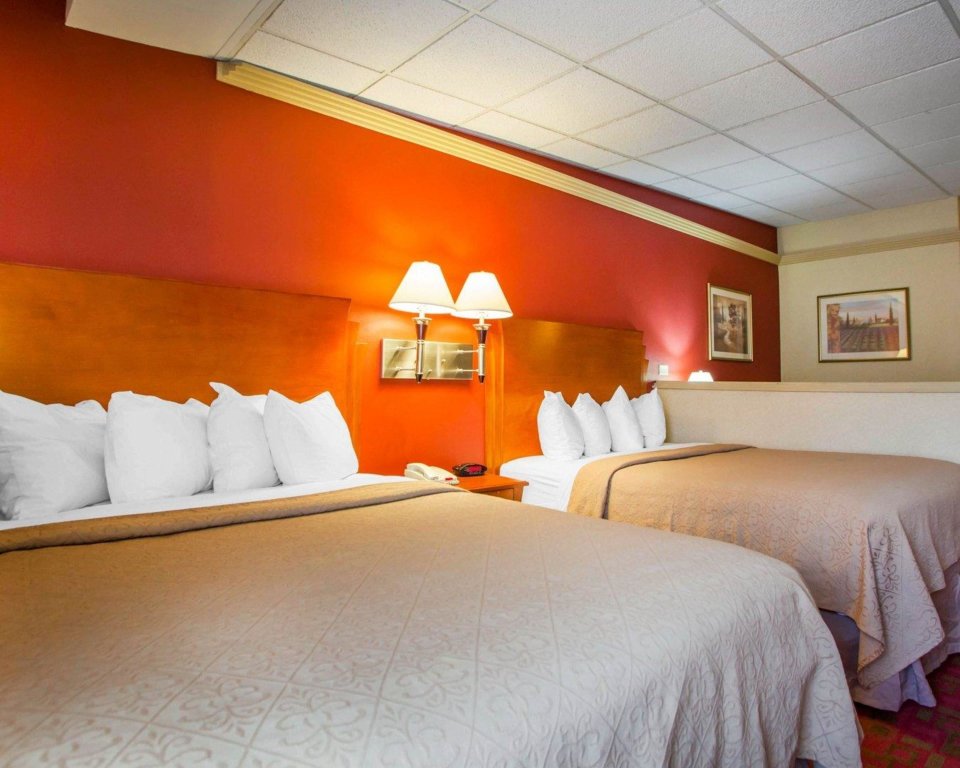 Quadruple Suite Quality Inn & Suites Kansas City - Independence I-70 East