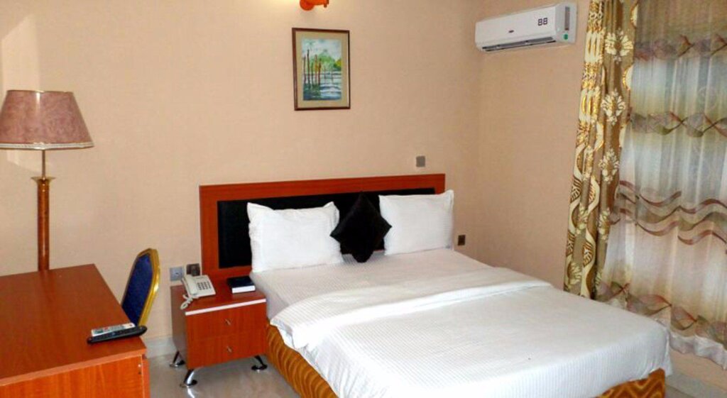 Standard room B's Hive Hotel & Suites