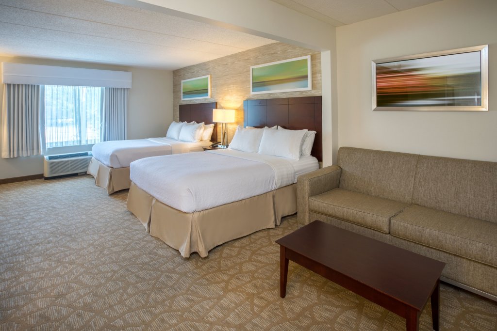 Standard Quadruple room Holiday Inn Baltimore BWI Airport, an IHG Hotel