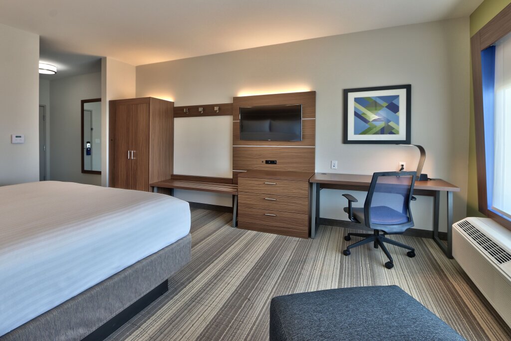 Camera Standard Holiday Inn Express & Suites Houston East - Beltway 8, an IHG Hotel