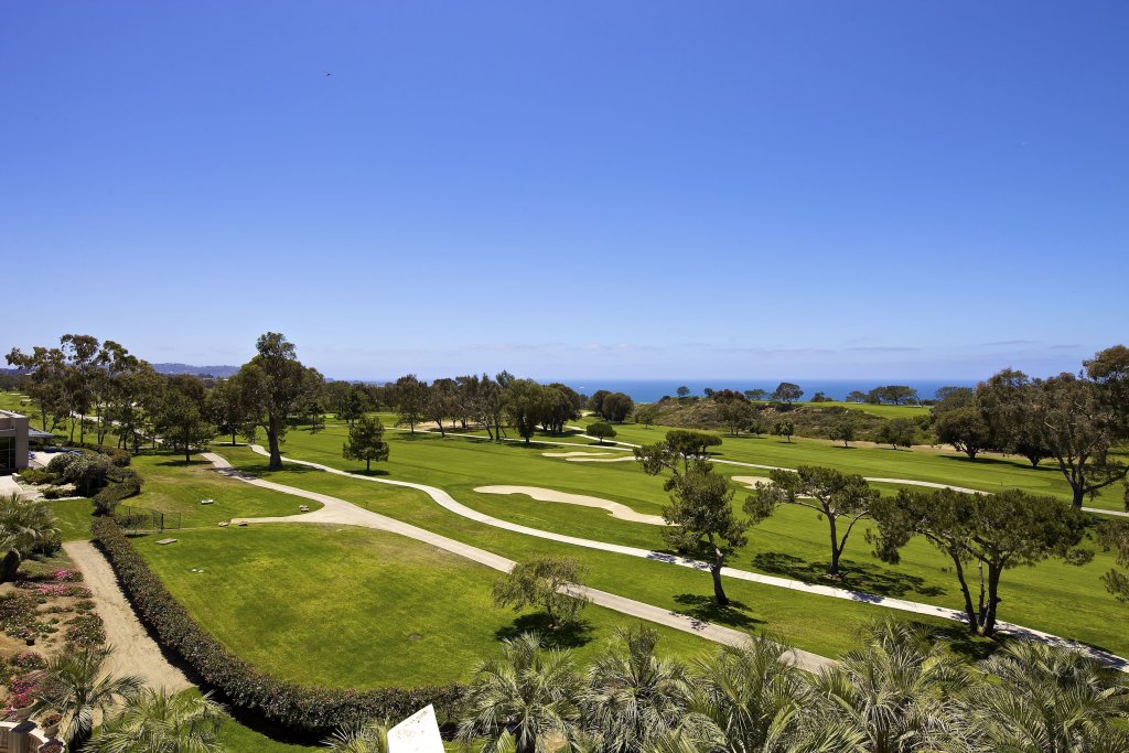 Четырёхместный номер Standard с видом на поле для гольфа Hilton La Jolla Torrey Pines
