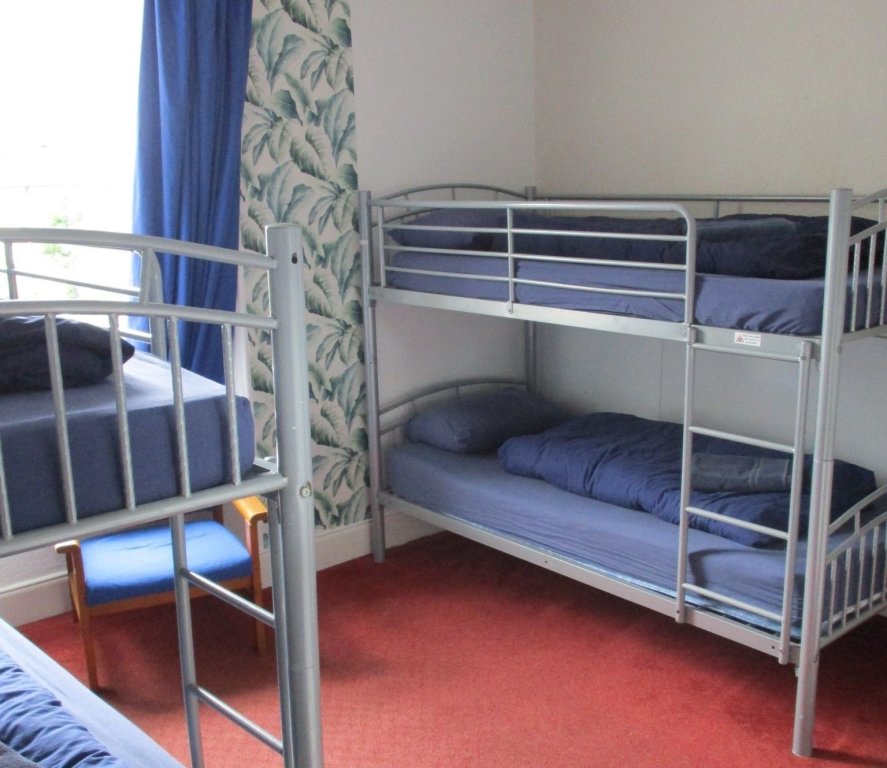 Кровать в общем номере (женский номер) Pitlochry Youth Hostel