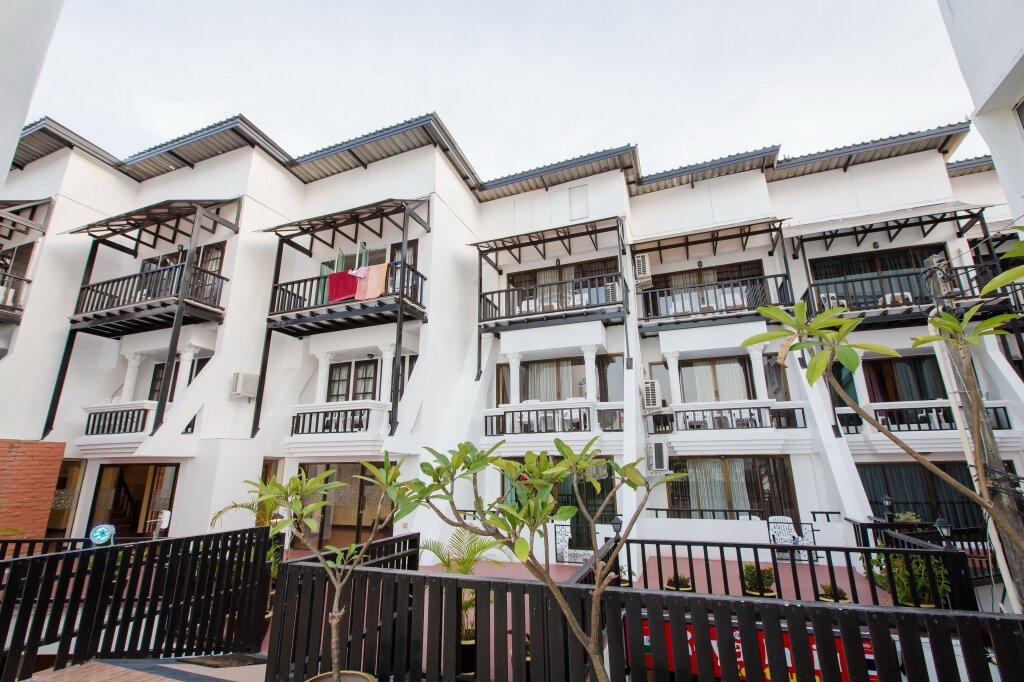Habitación familiar Estándar con balcón y con vista al mar Patong Swiss Hotel