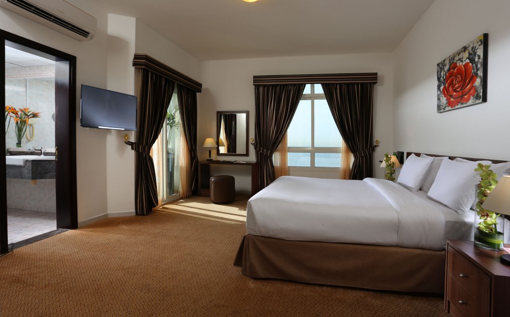 Двухместный люкс c 1 комнатой Ramada by Wyndham Beach Hotel Ajman