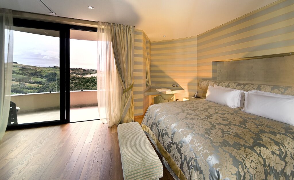 Suite Il Boscareto Resort & Spa