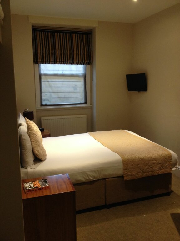 Standard Double Basement room The Brighton Hotel