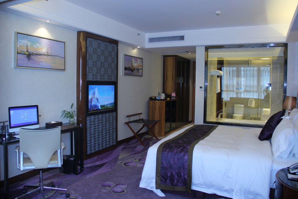 Двухместный номер Deluxe Sentosa Hotel Shenzhen Feicui Branch, Enjoy tropical swimming pools and high-class fitness club