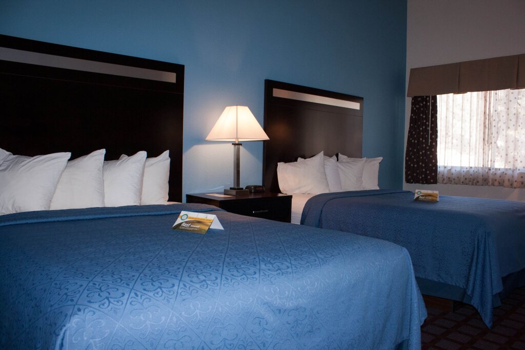 Standard quadruple chambre Quality Inn near Mammoth Mountain Ski Resort