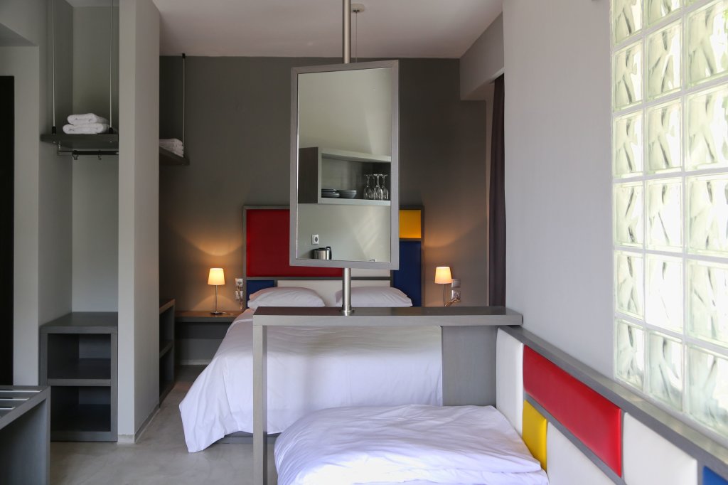 Standard Dreier Zimmer mit Gartenblick Design Architectonika