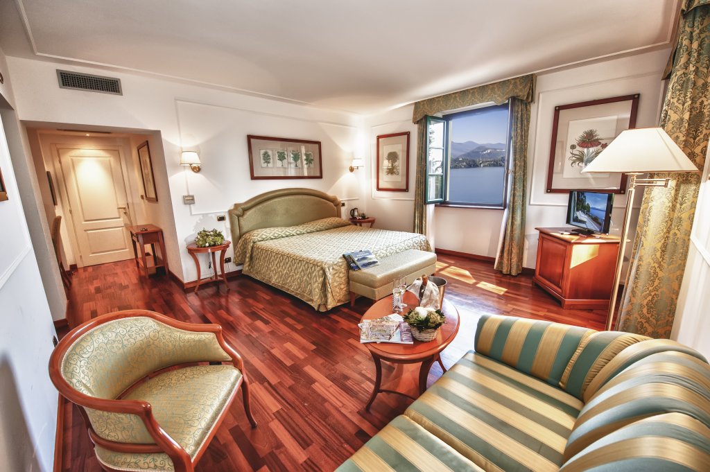 Junior suite doppia con vista sul lago Relais Casali della Cisterna
