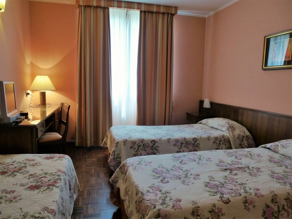 Standard Triple room Hotel Lucrezia Borgia