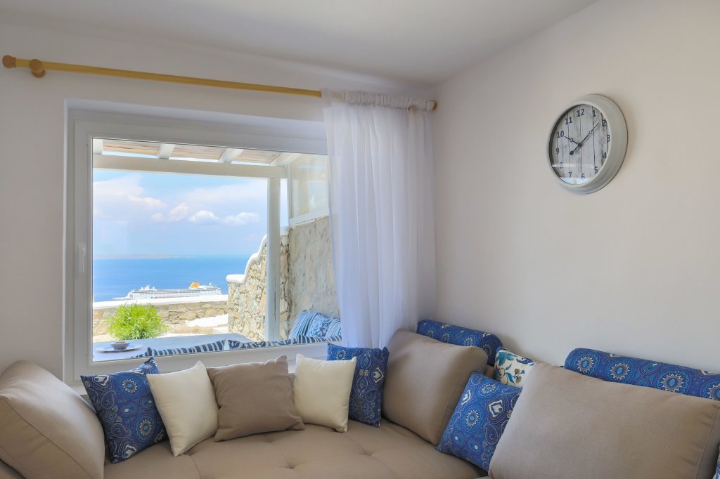 2 Bedrooms Apartment with sea view Sugar Blue