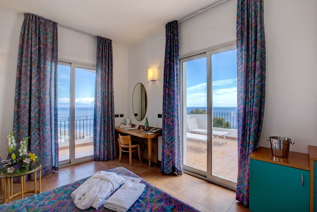 Standard Doppel Zimmer mit Meerblick Hotel Antares
