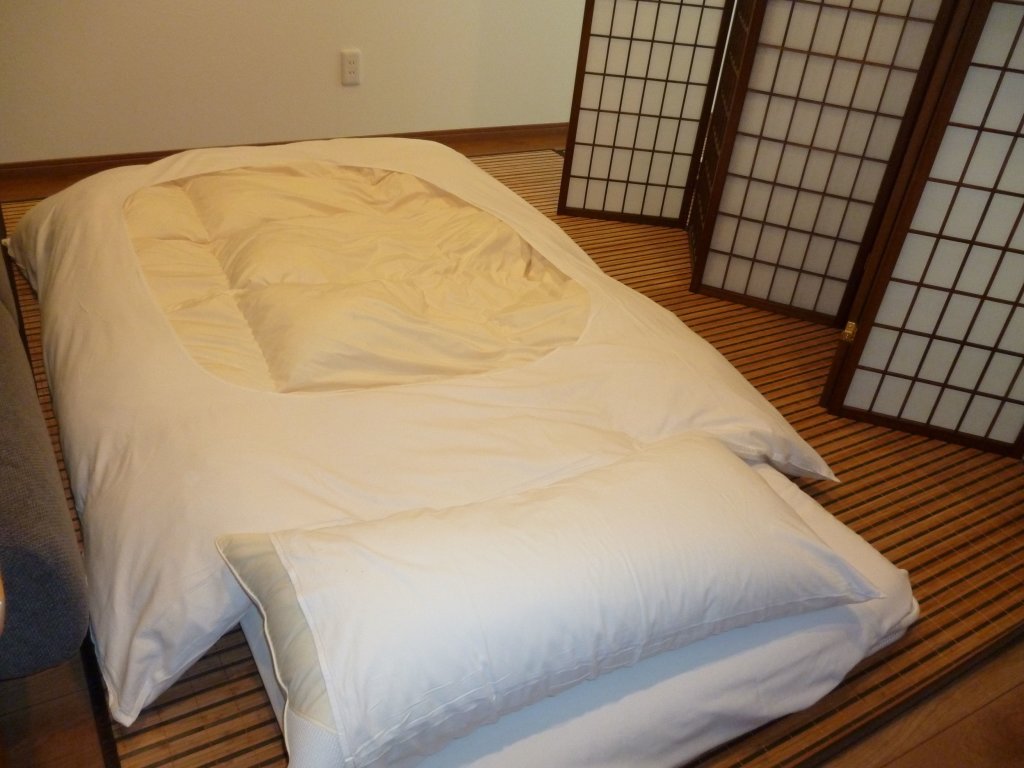 Кровать в общем номере Erry's Guesthouse Sapporo