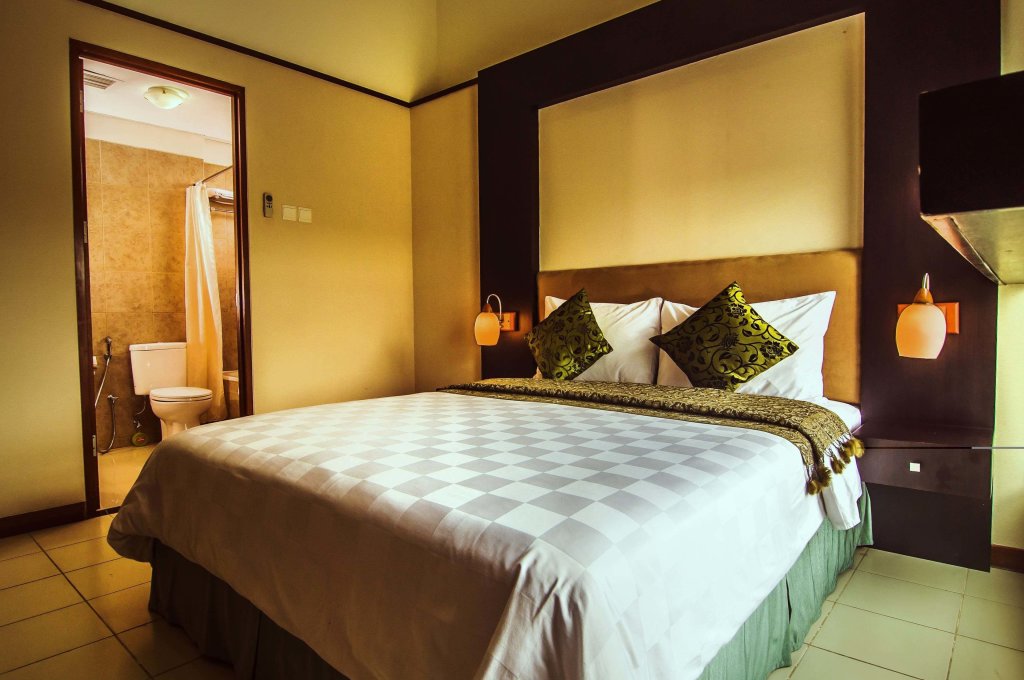 2 Bedrooms Executive Suite Marbella Suites Bandung