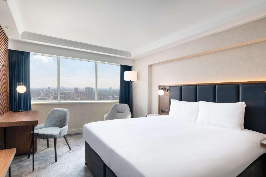 Deluxe Doppel Zimmer mit Stadtblick Hilton London Metropole