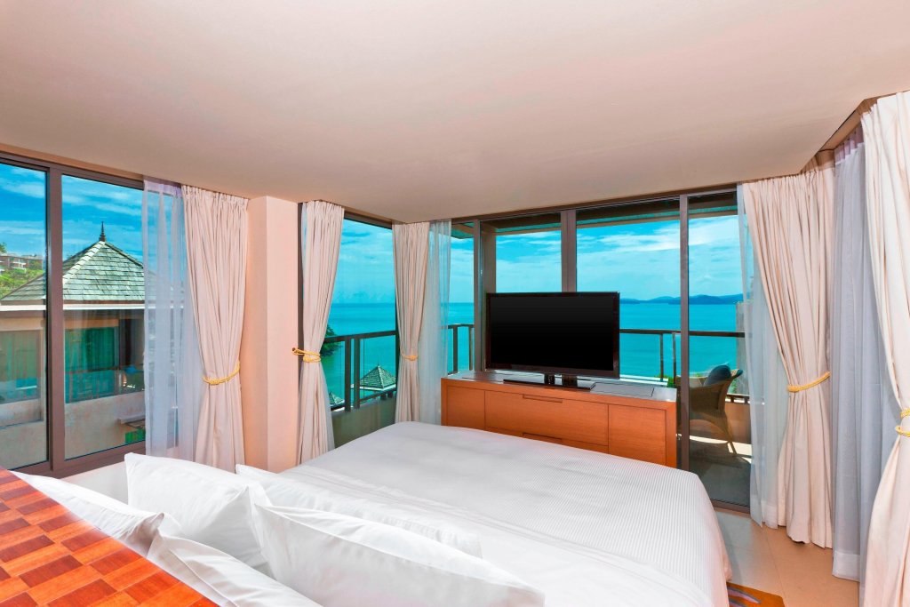 Двухместный Larger люкс Luxury c 1 комнатой с видом на океан The Westin Siray Bay Resort & Spa, Phuket