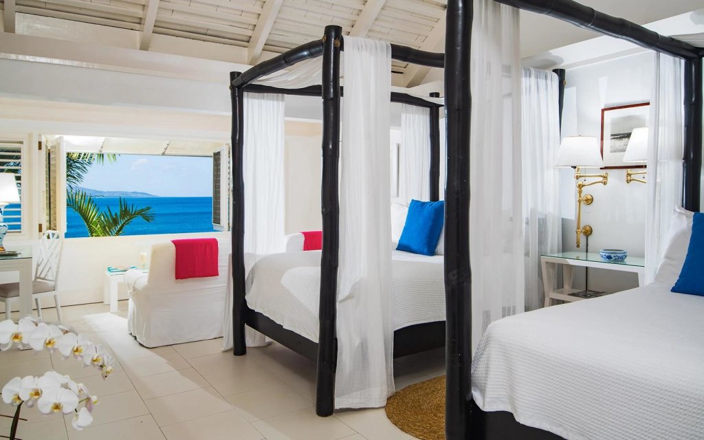Doppel Zimmer mit Balkon und an der Küste Round Hill Hotel And Villas