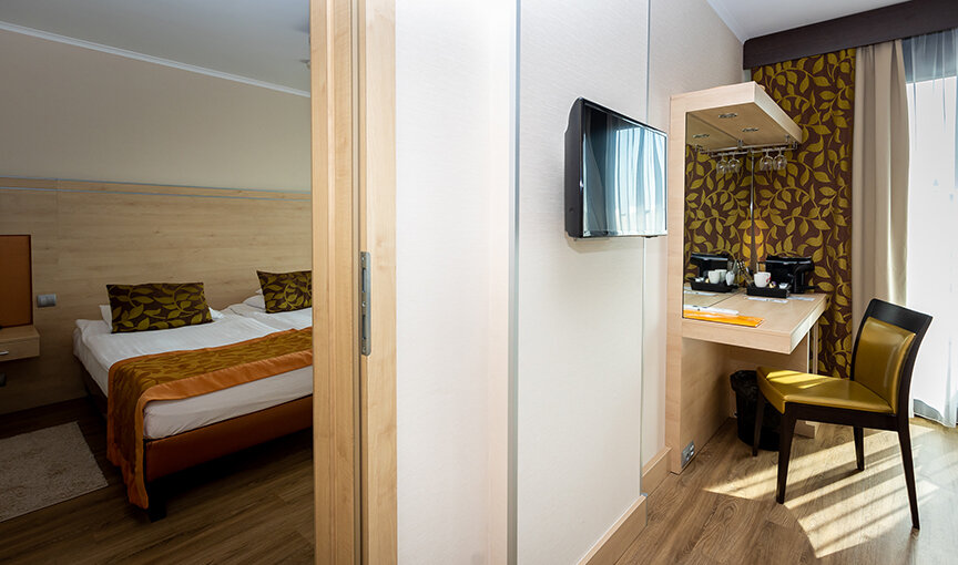 Люкс с 2 комнатами Hotel Sopron